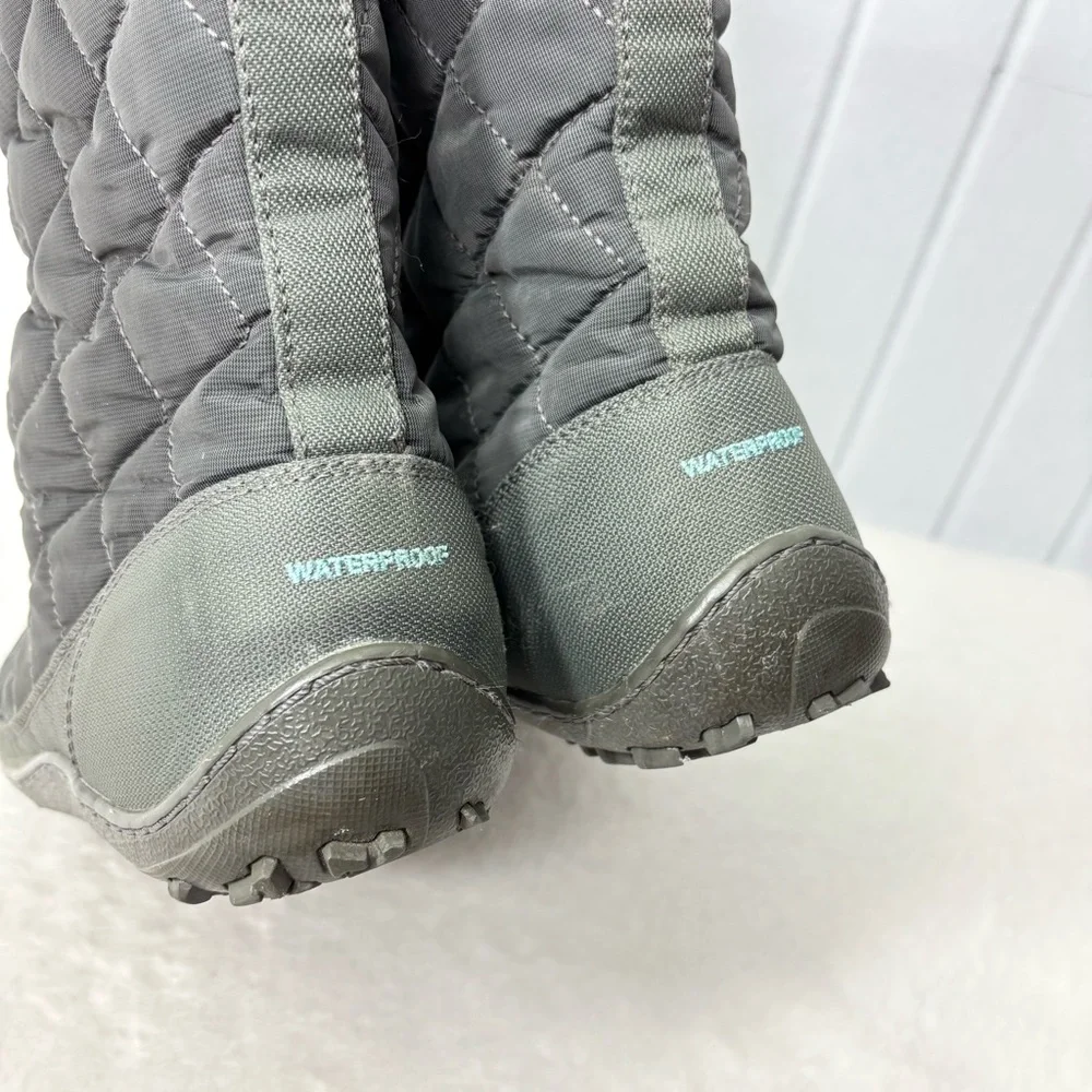 Columbia Charcoal Gray‎ blue Quilted Women's waterproof Boots Size 8